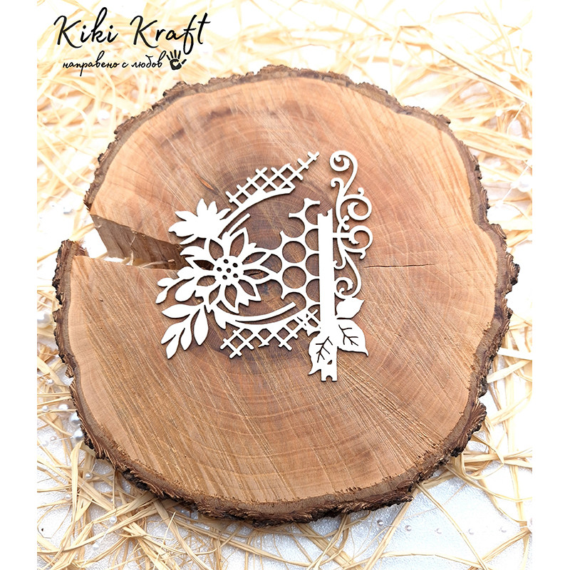 Фон с цветя, решетка и флорални орнаменти от бирен картон – 2000