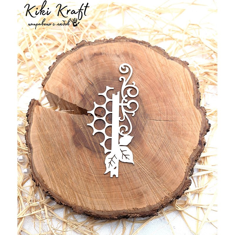 Фон с листа, завъртулки и геометрични елементи от бирен картон – 2011